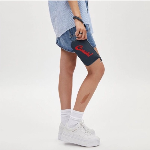 Coach Navy Blue Shoulder Bag - Picture 2 of 7